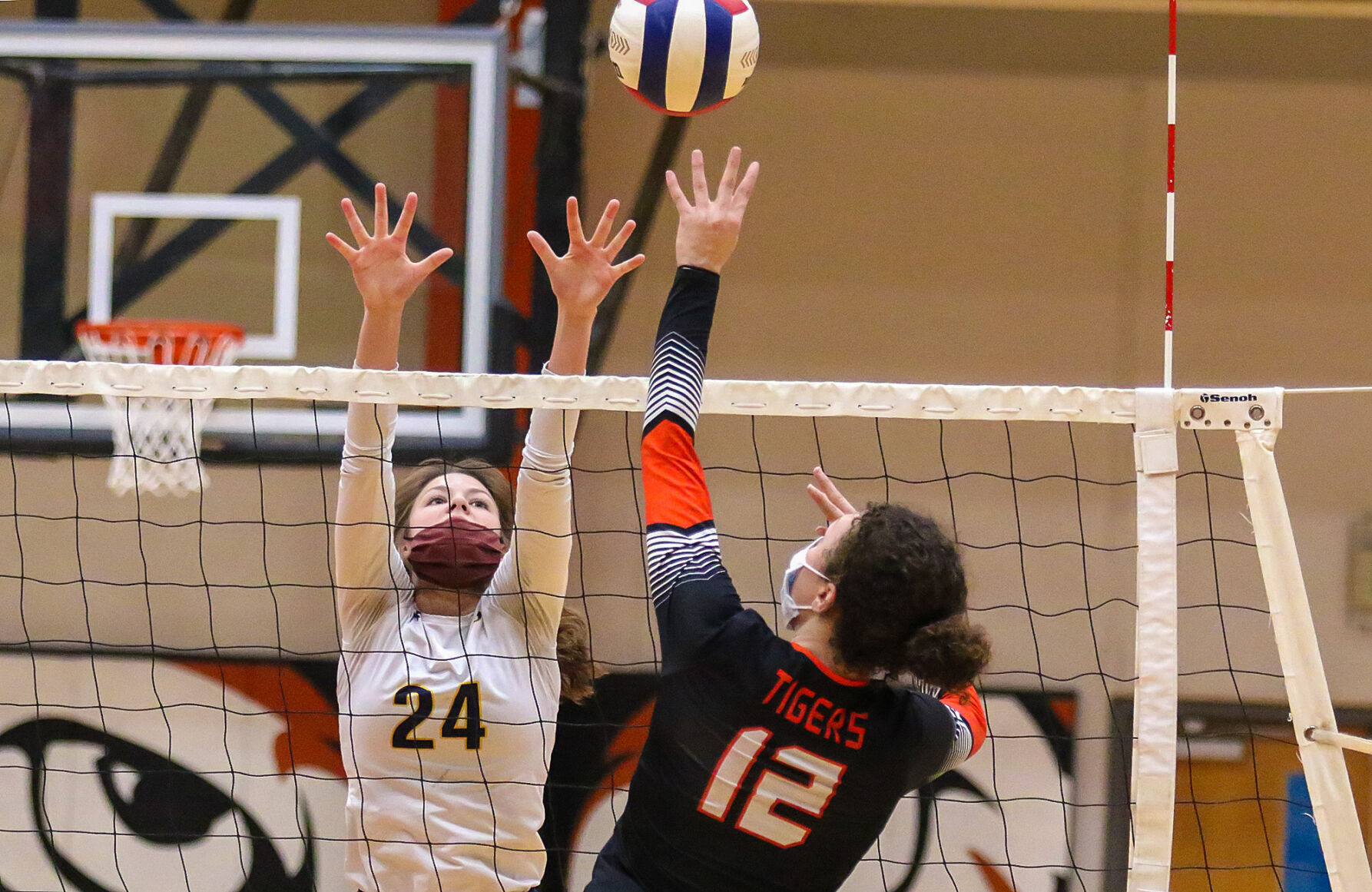 Edwardsville vs. O'Fallon girls volleyball